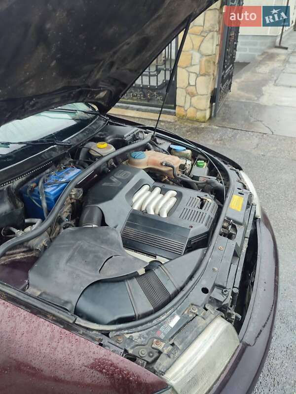 Седан Audi A4 1996 в Коломые