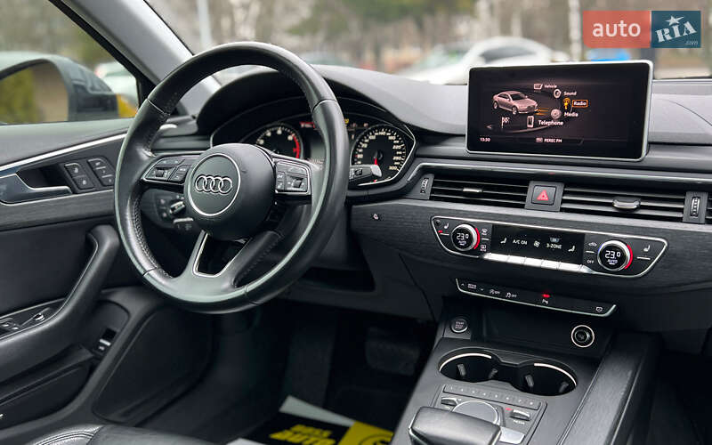 Седан Audi A4 2017 в Львове