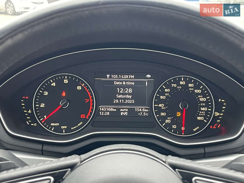 Седан Audi A4 2015 в Киеве