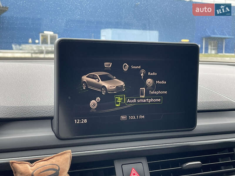 Седан Audi A4 2015 в Киеве