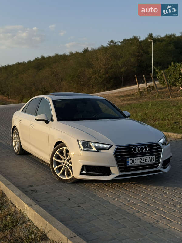 Седан Audi A4 2018 в Одессе