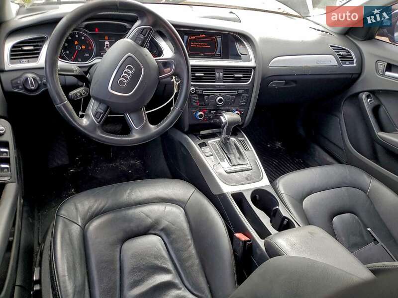 Седан Audi A4 2015 в Львове