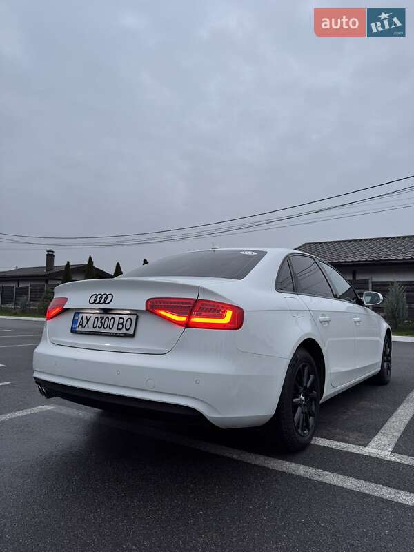 Седан Audi A4 2014 в Харькове