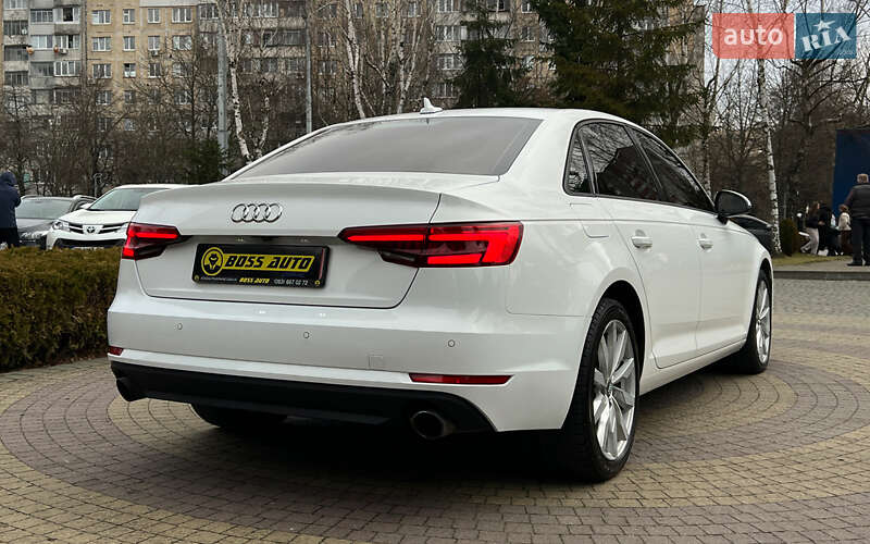 Седан Audi A4 2017 в Львове
