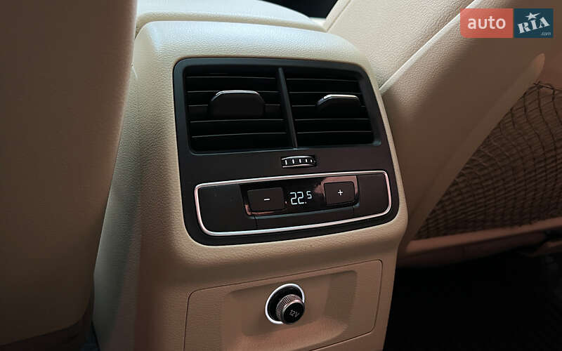 Седан Audi A4 2017 в Львове