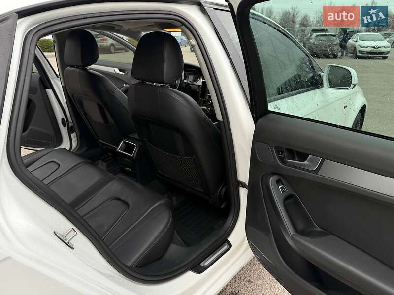 Седан Audi A4 2014 в Дніпрі