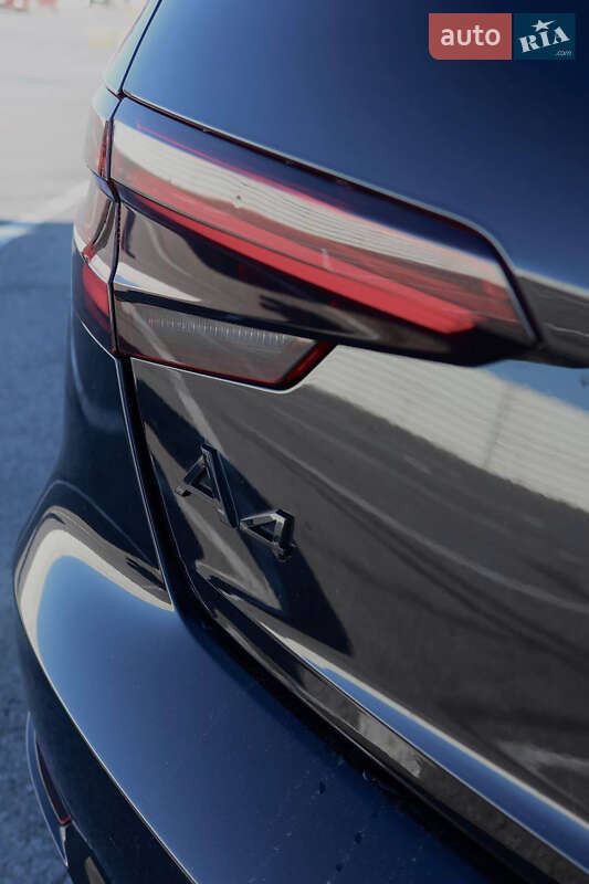 Седан Audi A4 2016 в Львове