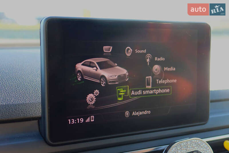 Седан Audi A4 2016 в Львове