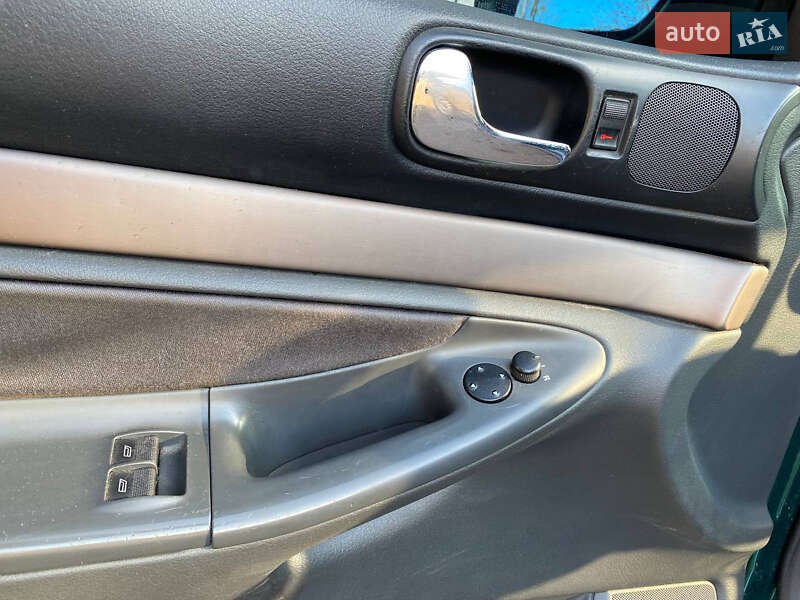 Седан Audi A4 1999 в Житомирі