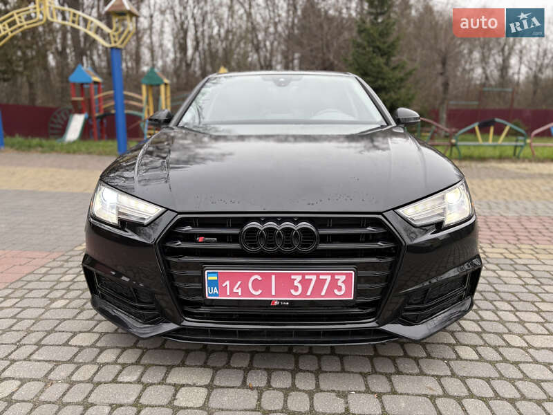Седан Audi A4 2018 в Тернополе