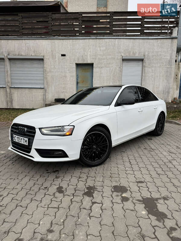 Седан Audi A4 2013 в Рогатине