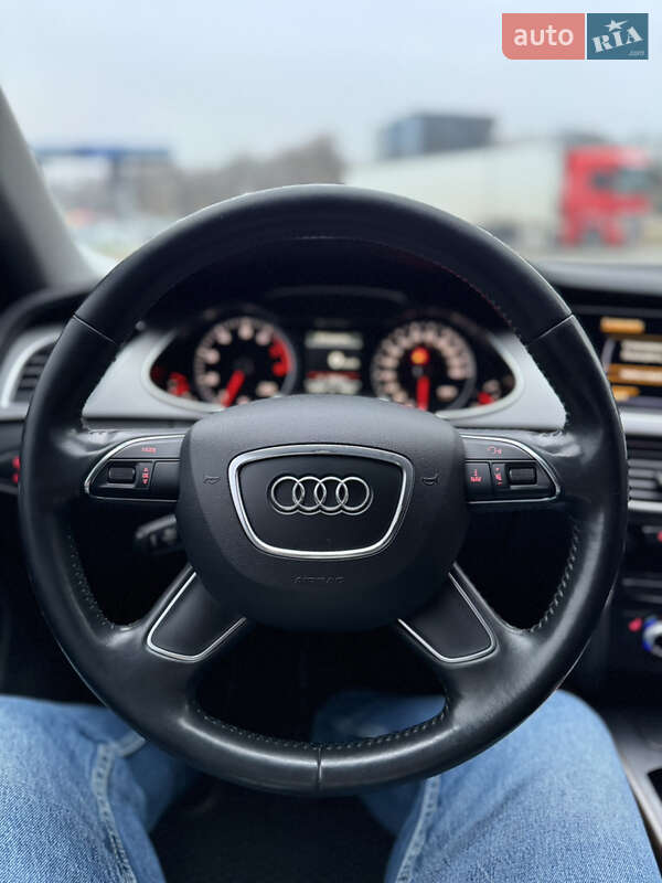 Седан Audi A4 2013 в Рогатине