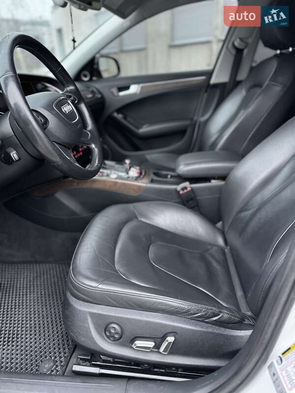 Седан Audi A4 2013 в Рогатине