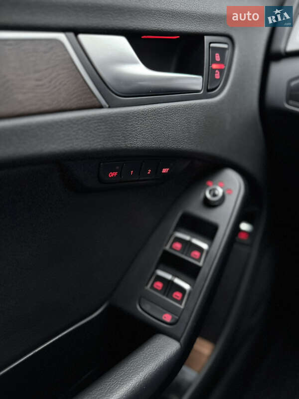Седан Audi A4 2013 в Рогатине