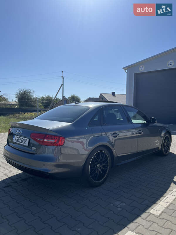 Седан Audi A4 2015 в Нововолынске