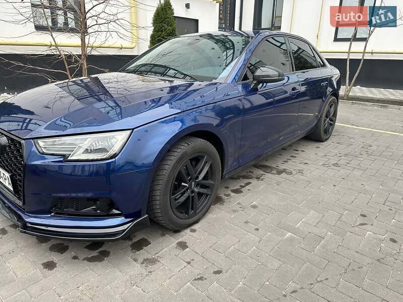 Седан Audi A4 2017 в Киеве