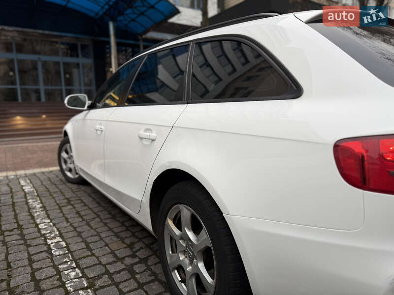 Универсал Audi A4 2010 в Киеве
