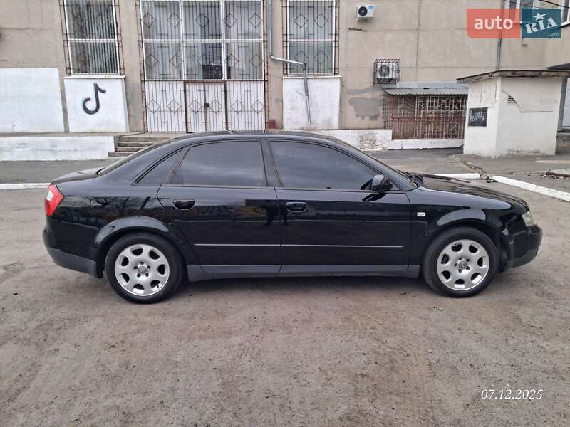 Седан Audi A4 2002 в Днепре