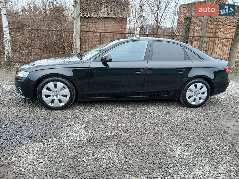 Седан Audi A4 2010 в Казатине