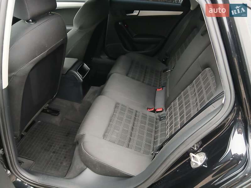 Седан Audi A4 2010 в Казатине