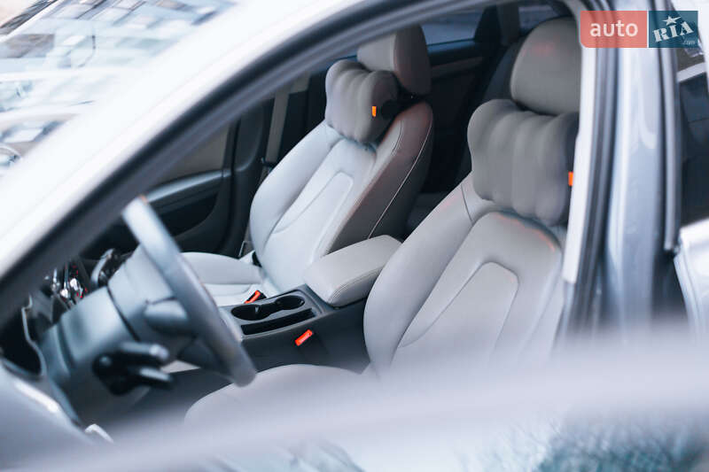 Седан Audi A4 2013 в Киеве