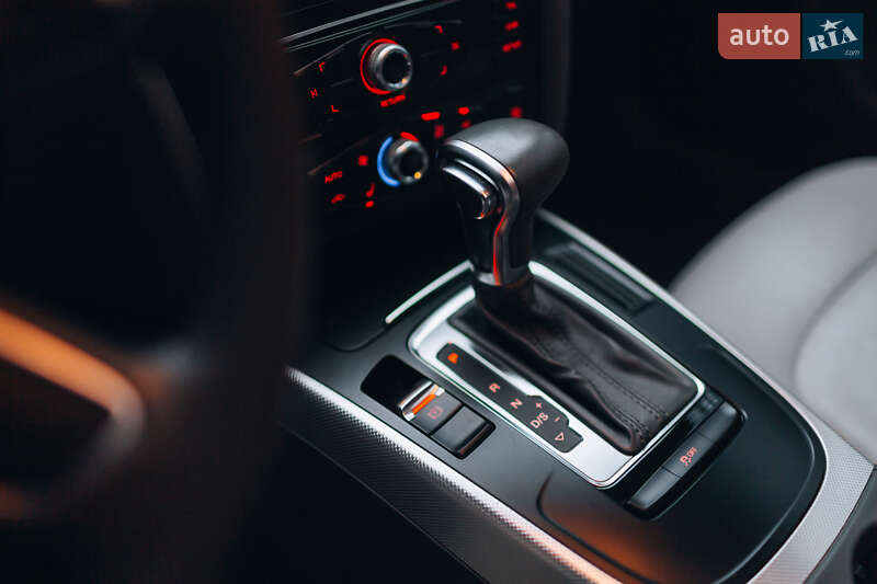 Седан Audi A4 2013 в Киеве