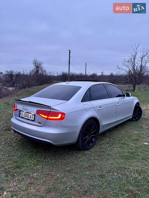 Седан Audi A4 2012 в Кривом Роге