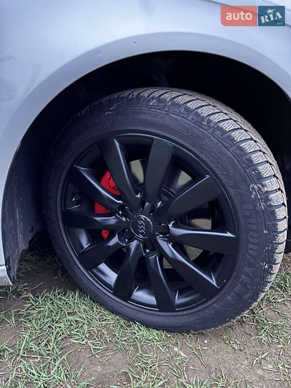 Седан Audi A4 2012 в Кривом Роге