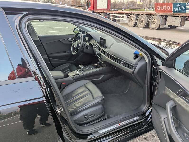 Седан Audi A4 2018 в Киеве