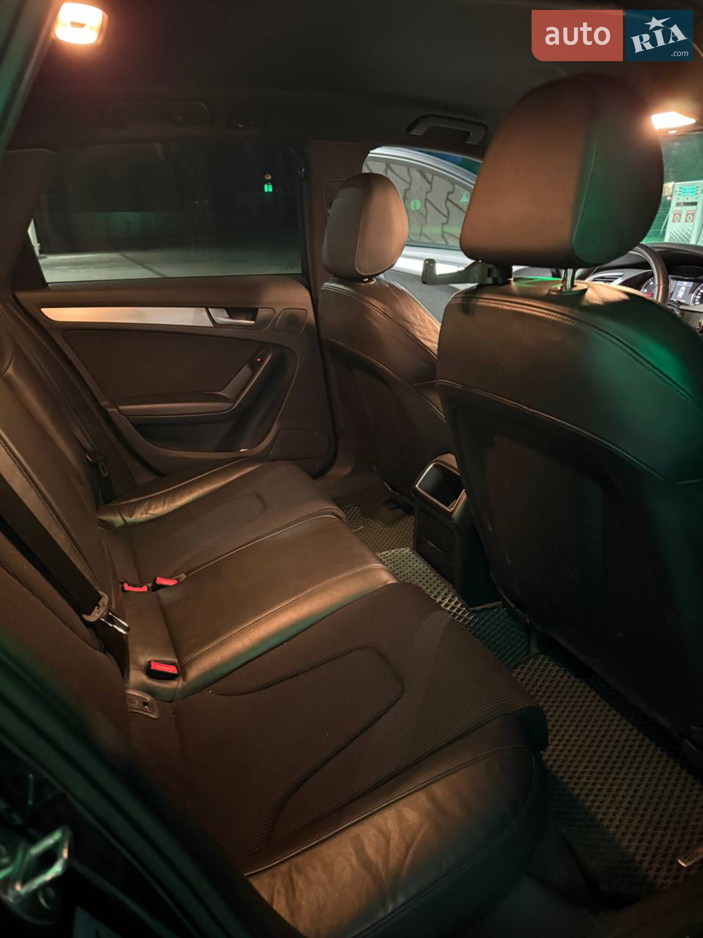 2010 Audi A4 - мініатюра 13