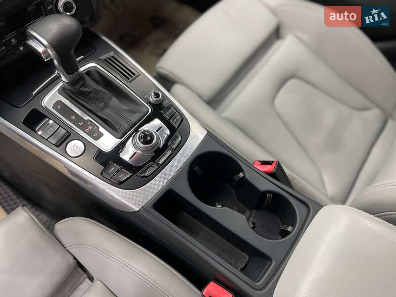 Седан Audi A4 2013 в Львове