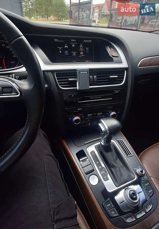 Седан Audi A4 2015 в Виннице