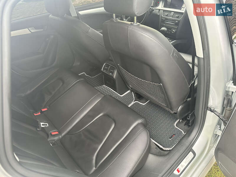 Седан Audi A4 2014 в Остроге