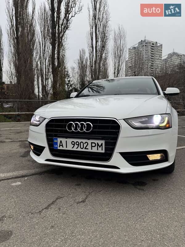 Седан Audi A4 2012 в Вишневом