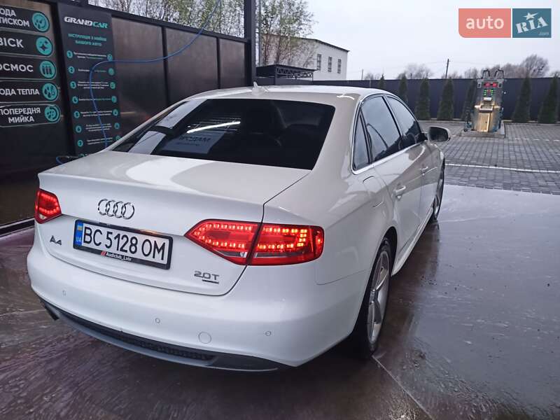 Седан Audi A4 2011 в Звягеле