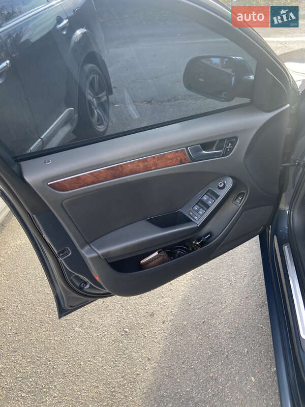 Седан Audi A4 2009 в Кропивницком