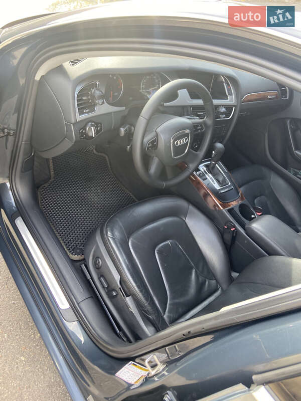 Седан Audi A4 2009 в Кропивницком