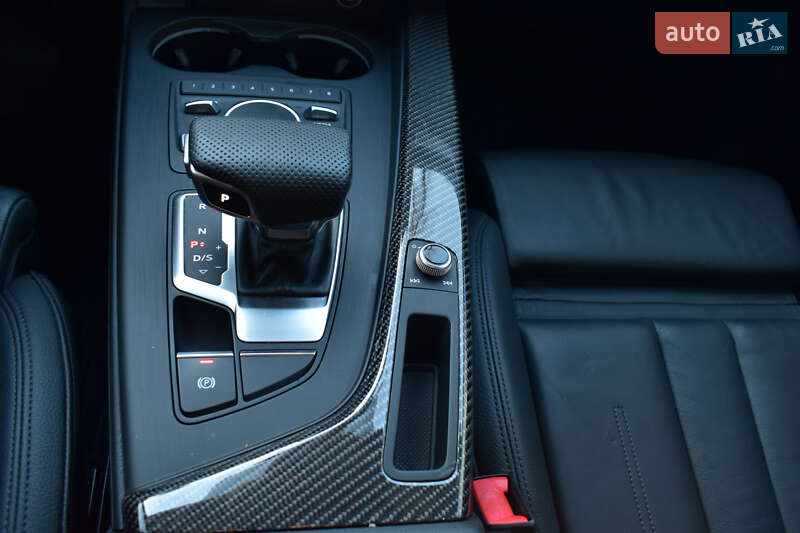 Седан Audi A4 2018 в Харькове