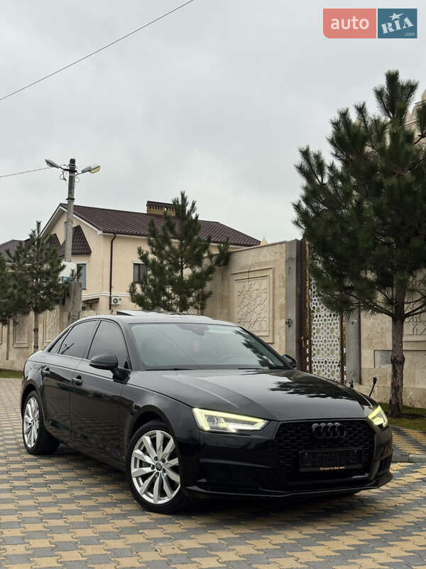 Седан Audi A4 2015 в Одессе