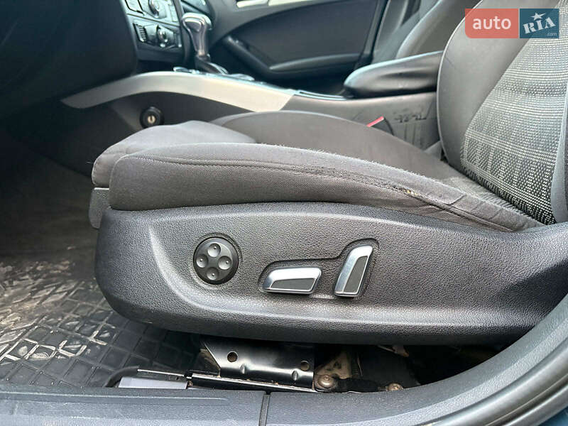 Седан Audi A4 2015 в Львове