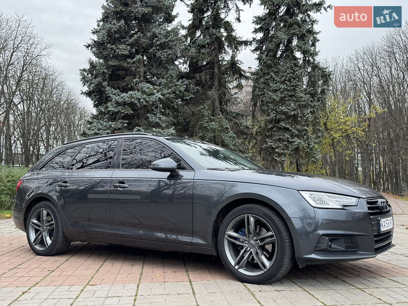 Универсал Audi A4 2016 в Киеве