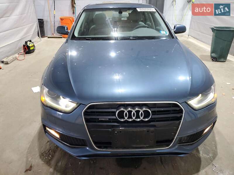 Седан Audi A4 2015 в Львове