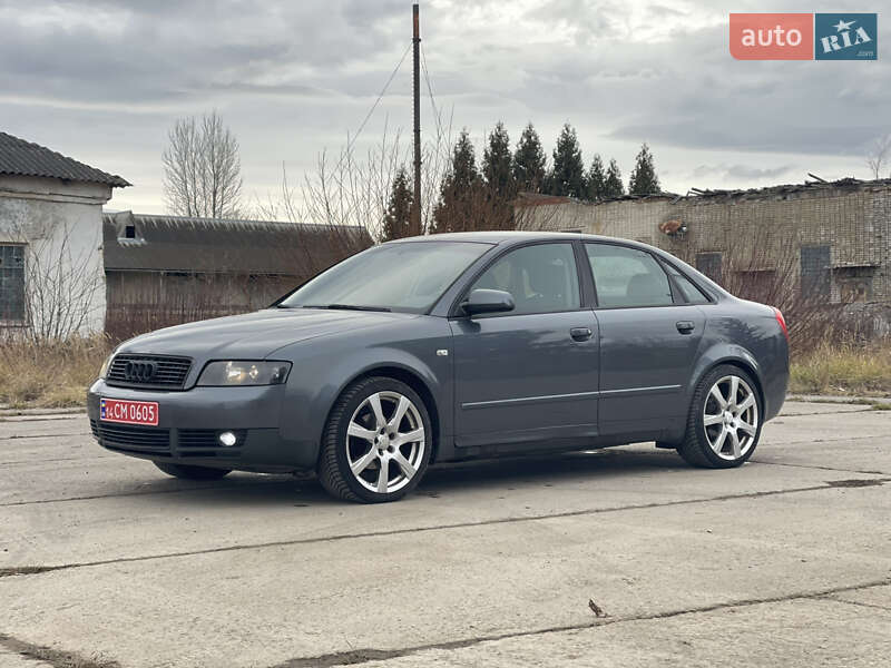 Седан Audi A4 2003 в Надворной