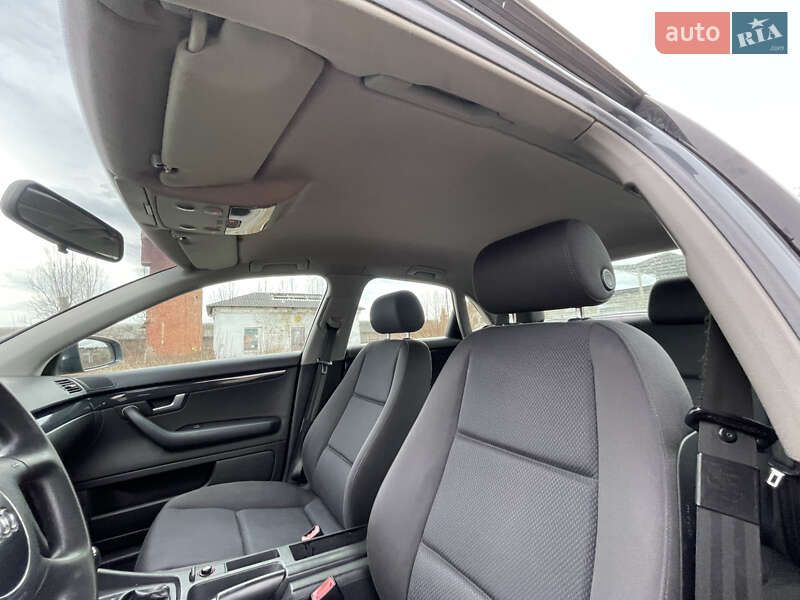 Седан Audi A4 2003 в Надворной