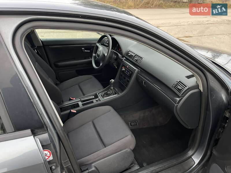 Седан Audi A4 2003 в Надворной
