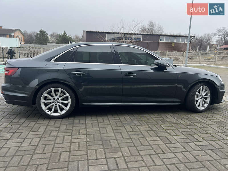 Седан Audi A4 2018 в Дніпрі