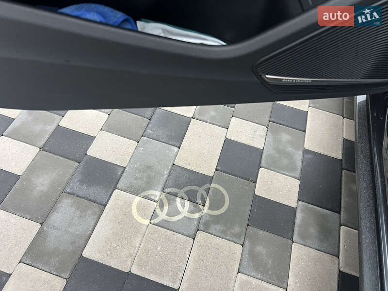 Седан Audi A4 2018 в Дніпрі