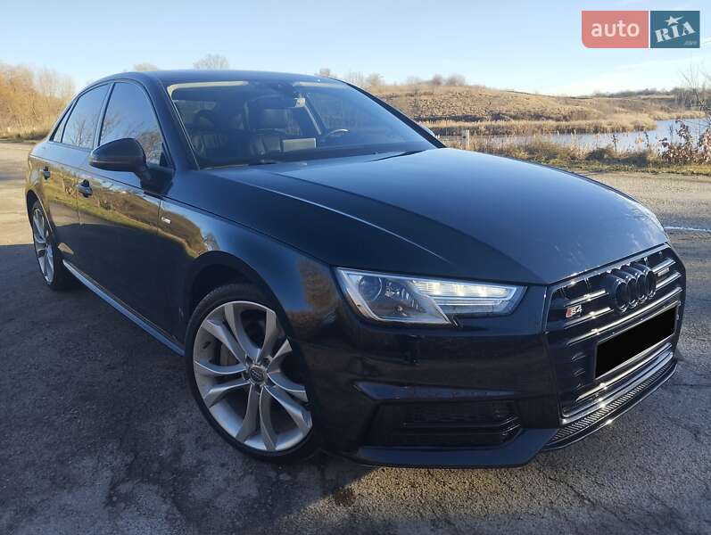 Седан Audi A4 2018 в Белой Церкви