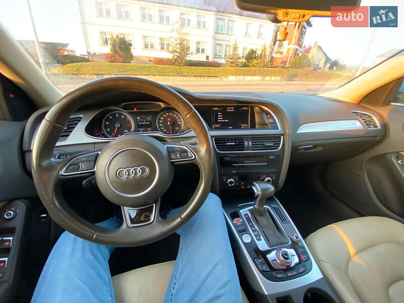 Седан Audi A4 2014 в Львове