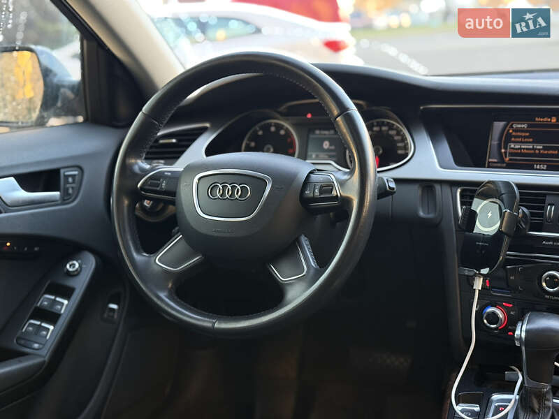 Седан Audi A4 2014 в Киеве